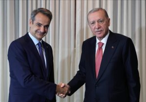 Mitsotakis: “Türkiye ile ilişkilerimizde istikrarlı ortamın korunması iki halkın yararına olacak”