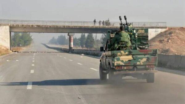 BBC Editörü Bowen: Suriye’deki saldırı ‘hayret verici’ ama Esad’in üzerini çizmek için çok erken suriye