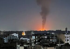 Husiler: Yemen’i hedef almamaları konusunda uyarıyoruz, aksi takdirde Orta Doğu’daki Amerikan hedeflerine saldıracağız