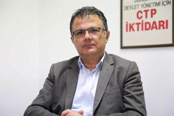 Akansoy: “Erken seçim istememelerinin arkasında hesaplar ve peşkeş yatıyor”