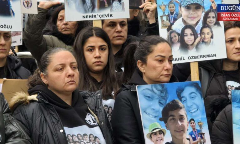 Yıkıntılar arasında adalet arayışı: Mahkemede ailelerin acı dolu tanıklıkları