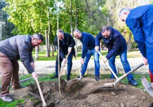 Kültürel Miras Teknik Komitesi’nin desteklediği ortak ağaç dikimi Çağlayan Parkı’nda gerçekleştirildi