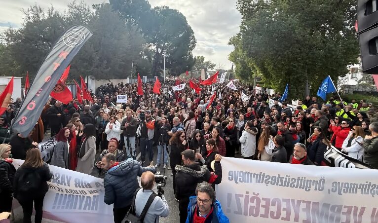 Sendikalar mücadelenin devam edeceğini duyurdu