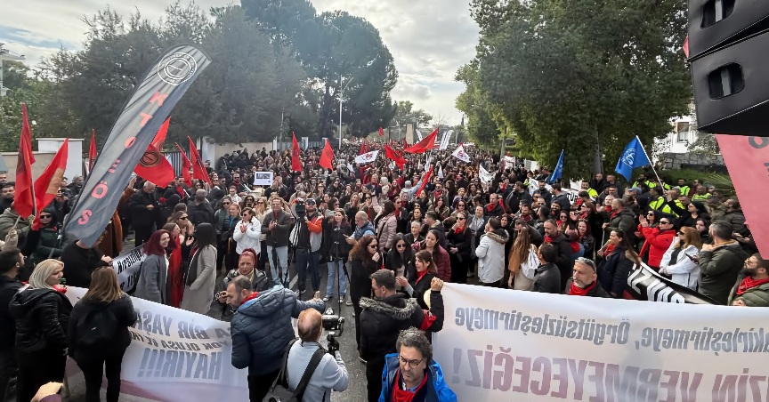 Sendikalar mücadelenin devam edeceğini duyurdu