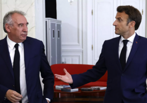 Macron, müttefiki ve merkez bloğun lideri François Bayrou’yu yeni Fransa Başbakanı olarak atadı