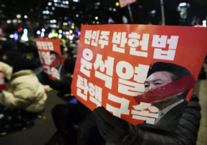 Güney Kore Devlet Başkanı görevinden azledildi