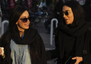 İran’da yeni başörtüsü yasası tepkiler nedeniyle yürürlüğe girmedi