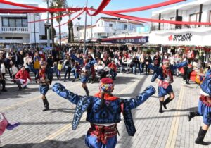 ‘Yeni Yıl Pazarı’ ve ‘9. Girne Çarşı Şöleni’ne renkli başlangıç