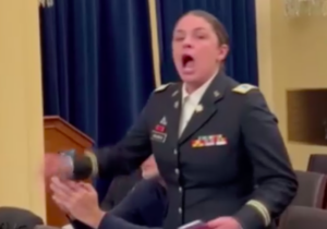 Eski subaydan ABD Kongresi’nde protesto: “İsrail çocukları diri diri yakıyor!”