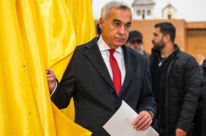 Romanya I Yüksek Mahkeme aşırı sağcı adayın kazandığı Cumhurbaşkanlığı ilk tur seçimini iptal etti