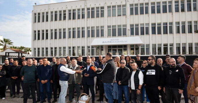 Sendikalardan Başbakanlık önünde eylem: “Geçim derdimiz var, sepet yenilenmeli”