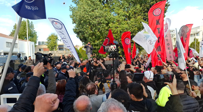 Sendikalar hükümete meydan okudu: Yasa geri çekilmezse her gün eylem yapacağız!