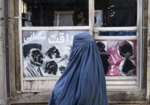 Afganistan’da Taliban’dan yeni kurallar: Kadınlara pencere bile yasak