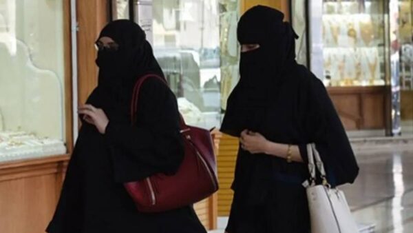 İsviçre’de kamu alanlarında burka yasağı başladı