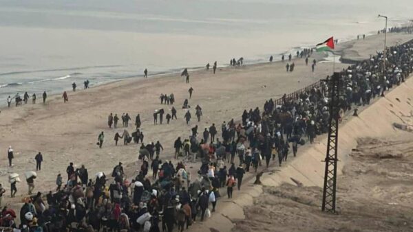 Yerlerinden edilmiş Filistinliler, Kuzey Gazze’deki evlerine dönmeye başladı