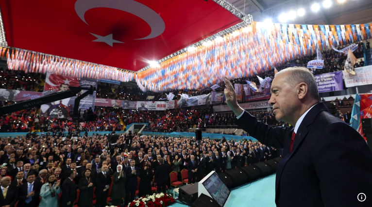 Erdoğan doğurganlık seviyesinin düştüğüne işaret edip 2025’i ‘Aile Yılı’ ilan etti