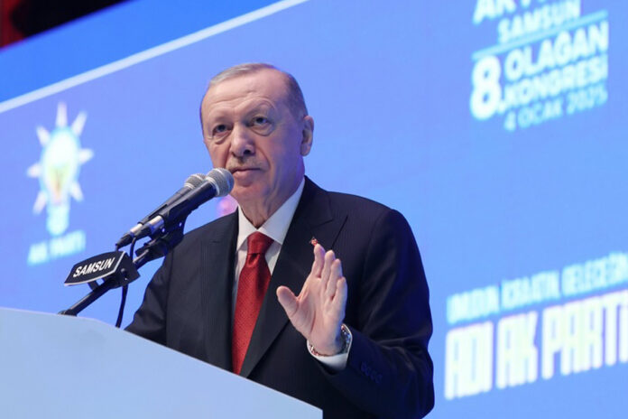 Erdoğan: “Ya bir an önce silahlarını gömecekler ya da silahlarıyla birlikte gömülecekler”