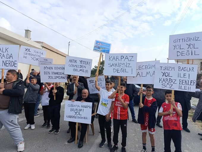 Karpazlılar Dipkarpaz manastır yolunun tamamlanması için eylem yaptı