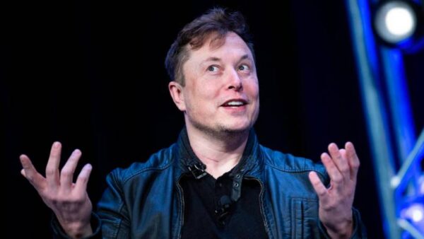 Elon Musk’tan Ukrayna Devlet Başkanı Zelenski’e “seçim” çağrısı