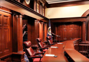 Trump’ın 19 yaş altındakilerin cinsiyet uyumuna desteği kesen kararı geçici durduruldu