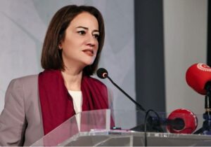 Doğuş Derya: “Çocuklar üzerine istediğiniz sloganı yazacağınız levhalar değildir”