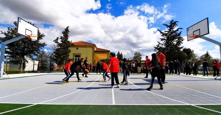 Serhatköy İlkokulu’na yeni çok amaçlı spor tesisi kuruldu