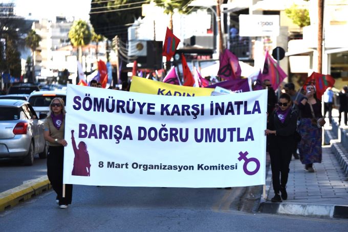 Kadınlardan sert mesaj: “Devletten ve patronlardan alacaklıyız”