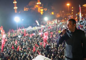 Hasan Cemal yazdı: Halk haksızlığa, hukuksuzluğa, adaletsizliğe karşı uyanıyor!