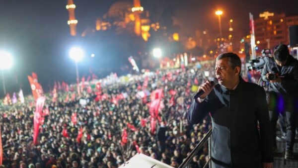 Hasan Cemal yazdı: Halk haksızlığa, hukuksuzluğa, adaletsizliğe karşı uyanıyor!