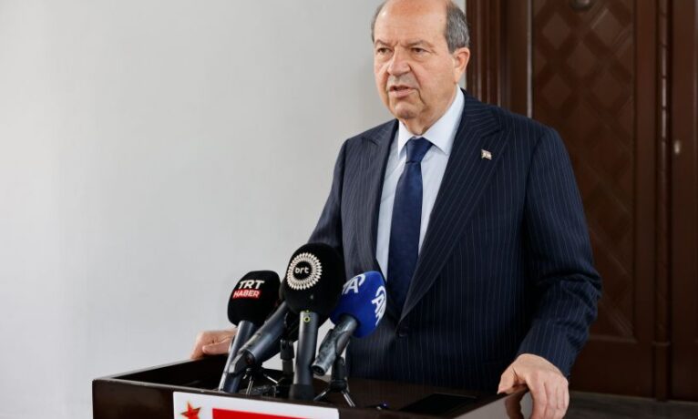 Tatar: “İngiltere, Kıbrıs’taki gerçeği tam anlamıyla yansıtan bir yaklaşım sergileyememiştir”