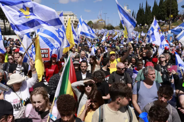 Kudüs’te binlerce kişi Netanyahu hükümetini protesto etti