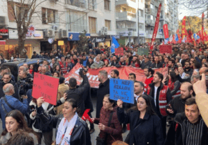 Protestoların ardından pek çok kentte ev baskınları: Gözaltılar var