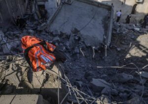 Gazze’nin son tam teşekküllü hastanesinin yoğun bakım ve cerrahi bölümleri, İsrail saldırısında yerle bir oldu