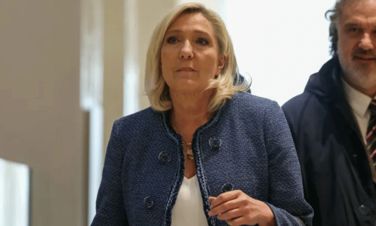 Fransa’da Le Pen yolsuzluktan suçlu bulundu, kamu görevi yasağı geldi