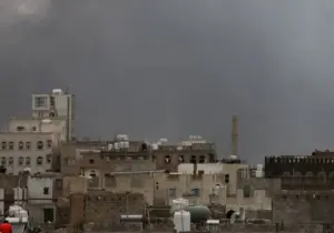 İsrail bir kez daha Sana Havalimanı’nı vurdu