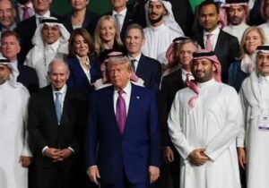 Trump, Suudi Arabistan’la 142 milyar dolarlık silah anlaşması imzaladı