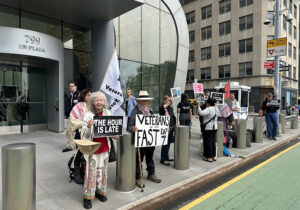 ABD’de barış yanlıları Gazzelilerle dayanışma için 40 günlük açlık eylemi başlattı