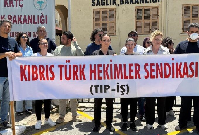 Tıp-İş: Bitmeyen hastaneler, eskiyen cihazlar, plansız kadrolar…