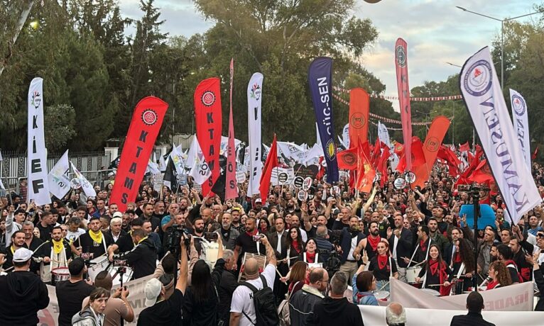 Binlerce kişi meydanda: “Geçit yok” direnişi sürüyor