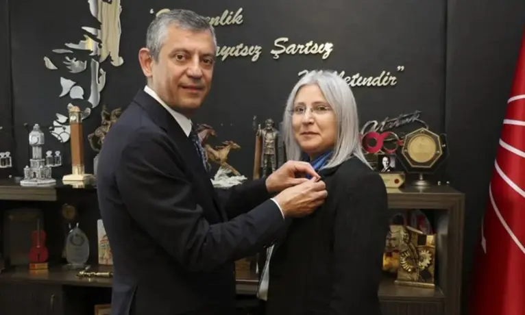 Erdoğan’ın eski yardımcısı Fuat Oktay’ın eski eşi CHP’ye katıldı