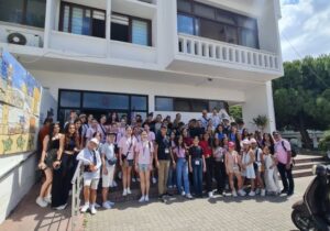 Girne’de çocuklar “dünya barışı” için resim yaptı