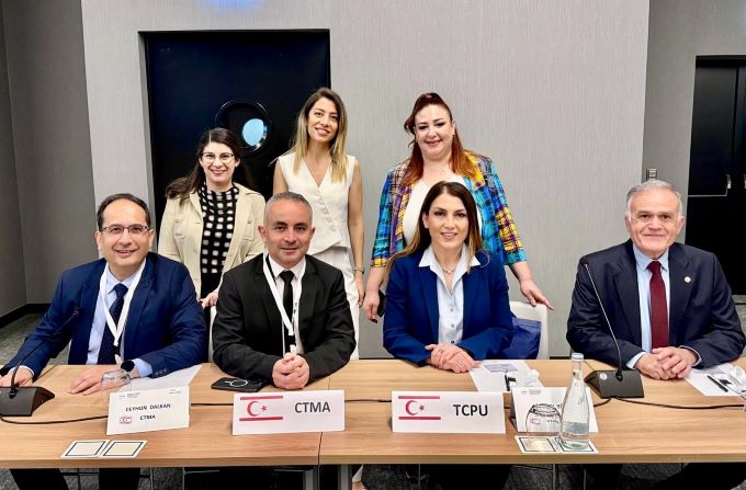 Kıbrıslı Türk hekimler Avrupa’da sağlık hakkı ve mesleki mücadele için sahada