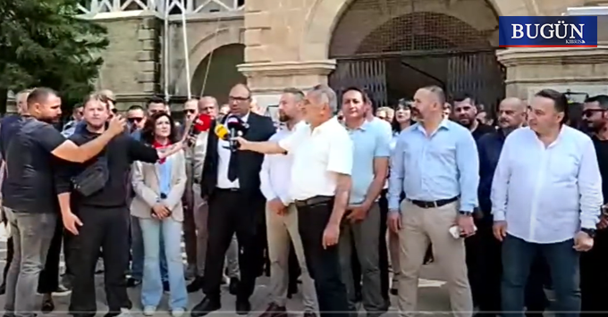 “Gerici tüzüğe karşı mahkemede, sokakta, okulda direneceğiz!”