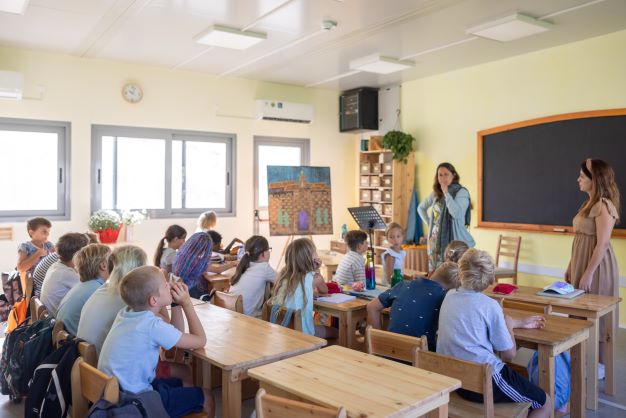 Yeni nesil, yeni kimlik: Kıbrıs’ın okulları sessizce dönüşüyor