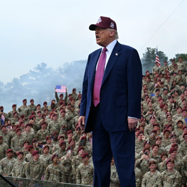 Trump, Orta Doğu’daki ABD’li personelin ayrılmasını ‘bölgedeki tehlikenin artmasına’ bağladı