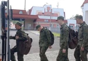 Rusya ile Ukrayna arasında 25 yaş altı savaş rehinelerinin takasının ilk aşaması yapıldı