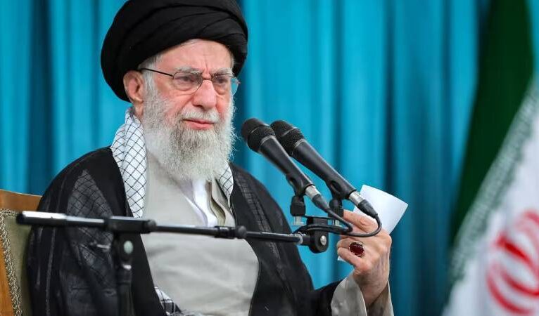 İran dini lideri Hamaney’den açıklama: “Siyonist rejim kendisine acı bir akıbet hazırladı”
