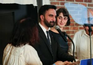 Zohran Mamdani: New York’un ilk Müslüman sosyalist belediye başkanı adayı