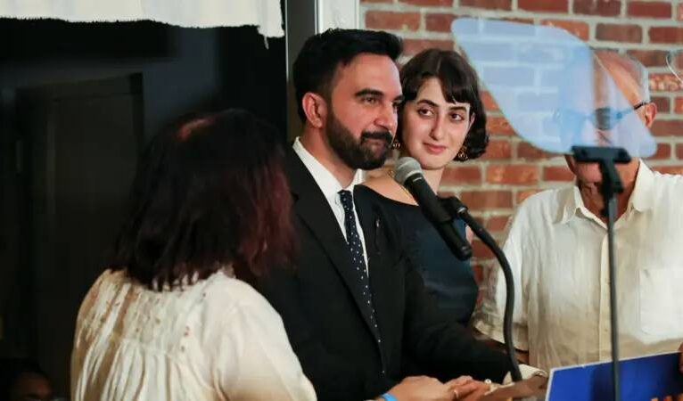 Zohran Mamdani: New York’un ilk Müslüman sosyalist belediye başkanı adayı