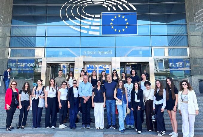 19 Mayıs TMK öğrencileri Avrupa Parlamentosu’nu ziyaret etti